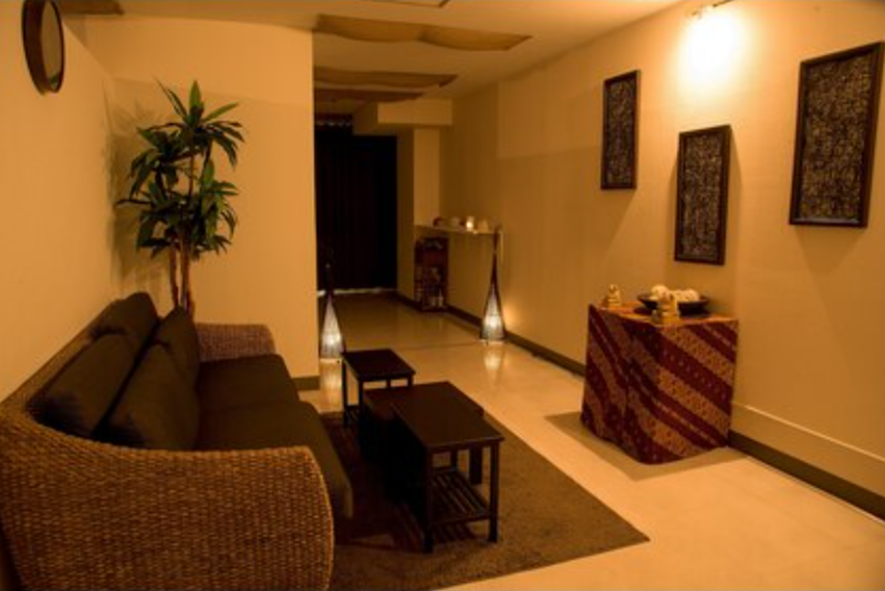 パックポーン ブランシュ大通店 タイ古式マッサージ 外観