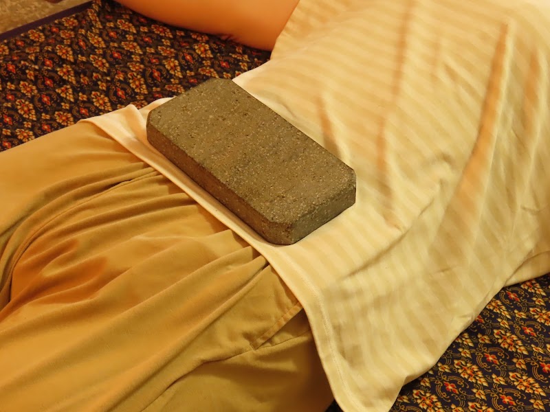 ハーブ蒸しとタイ古式マッサージ RAKUSA