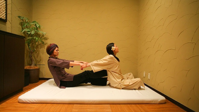 タイ古式マッサージASHIYA バンクンメイ 三宮店