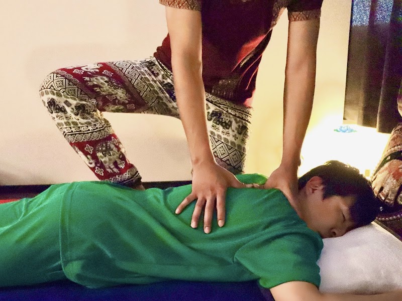 Wat Pho Thai Massage (Thai male therapist)